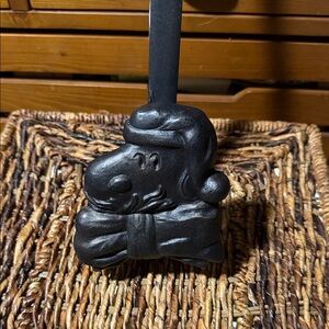 Pottery Barn Metal Snoopy Wreath Hanger BNWT